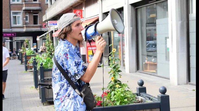 Le collectif de sauvegarde du parc Léopold en colère devant l'hôtel de ville de Namur