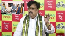 కేసుల మాఫీ కోసమే ఆ నలుగురు BJP లో చేరారు || Varla Ramaiah Reacts On TDP MPs || Oneindia Telugu