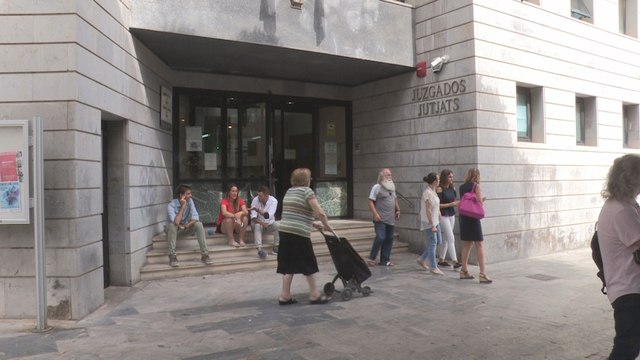 El juez se inhibe por la agresión sexual en grupo en playa nudista de Sueca