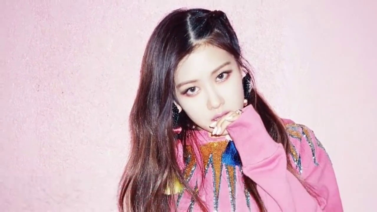 BLACKPINK’s Rosé reveals How Competitive It Was To Get Into YG Entertainment(720p)