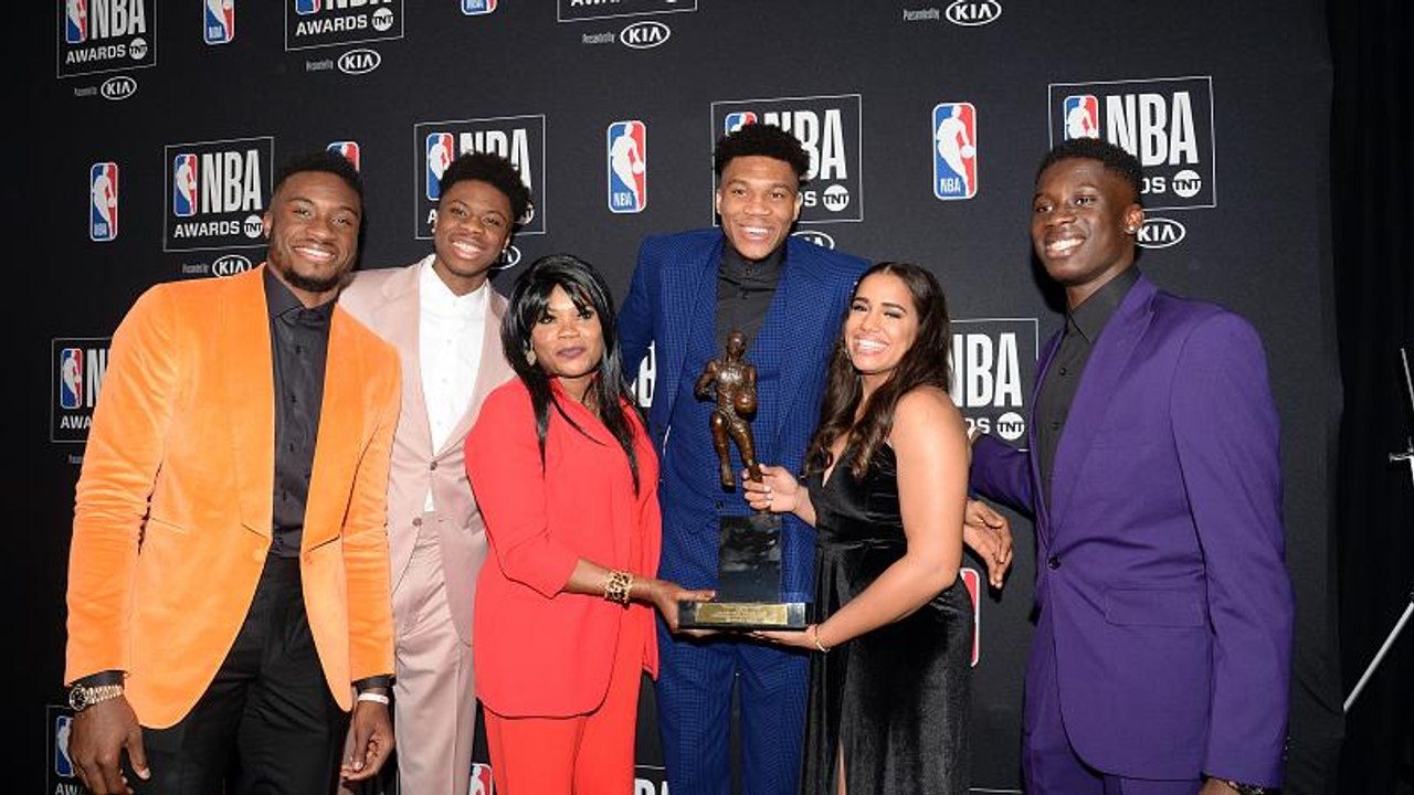 Γιάννης Αντετοκούνμπο: Από τη φτώχεια στην κορυφή του ΝΒΑ