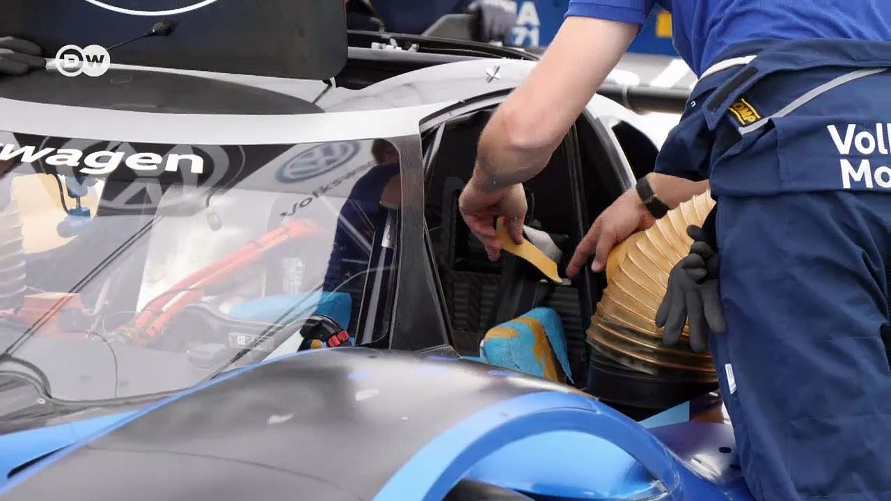 VW-Elektro-Rekordfahrt am Nürburgring | Motor mobil