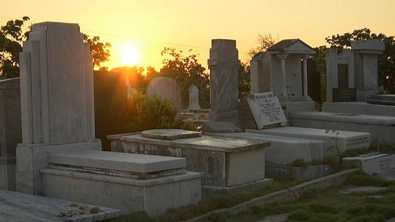 Watch: Cuba's shrunken Jewish population works...