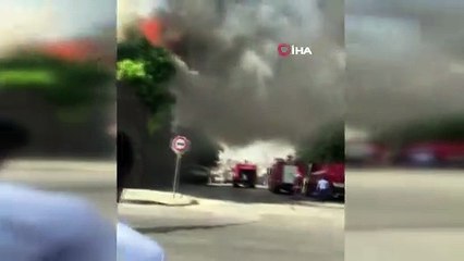 Gaziantep'te masa sandalye imalathanesinde yangın