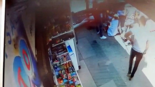 Vinç üst geçide çarptı: 1 yaralı - güvenlik kamerası - ANKARA