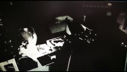 Lokantadan veresiye defteri hırsızlığı güvenlik kamerasında - BURSA