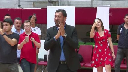 Pınar Karşıyaka'da Ufuk Sarıca dönemi başladı