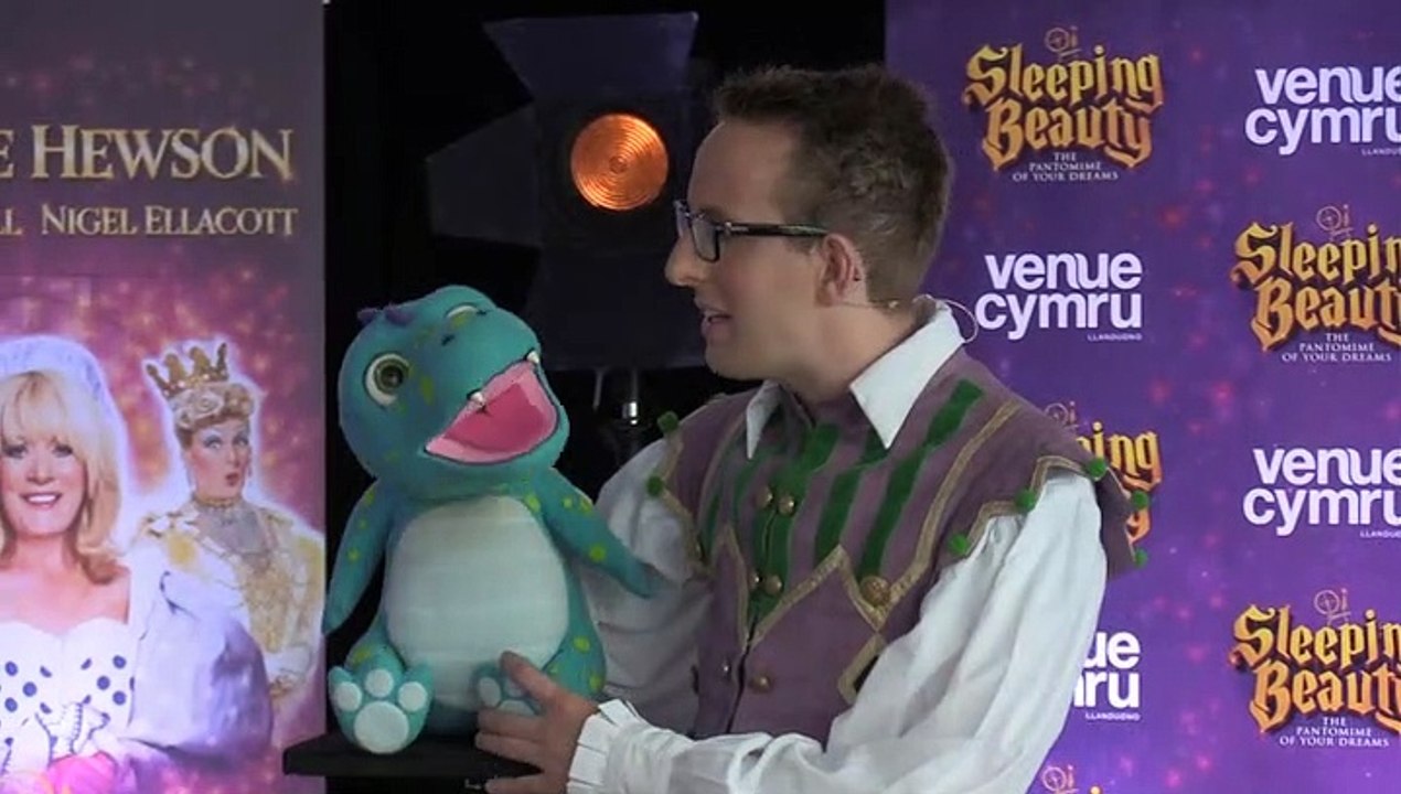 Meet The Stars Of A Pantomime! 