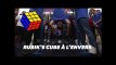 Record mondial: Il résout un Rubik's Cube en treize secondes la tête à l'envers