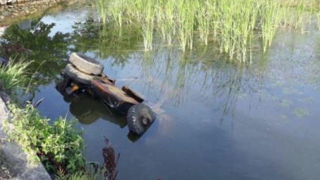 전남 고흥 저수지서 지게차 추락...60대 숨져 / YTN