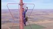 Un ouvrier travaille sur une antenne à 450m de haut : vertigineux
