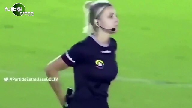 Kadın hakem futbolcuyu trolledi