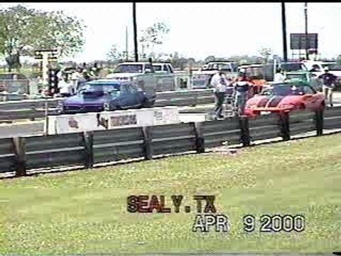 Racing - Pontiac GTO vs. Chevy Camaro (Drag Race)