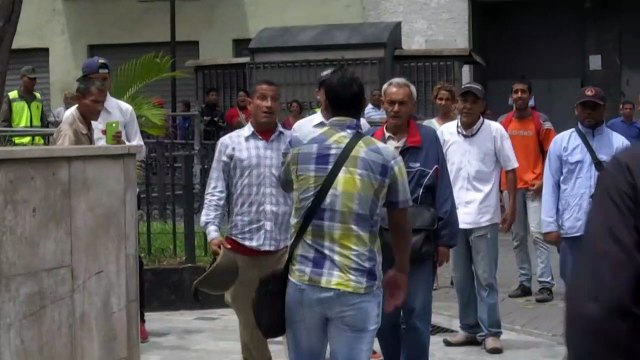 Guaidó denuncia arresto de siete militares y policías venezolanos