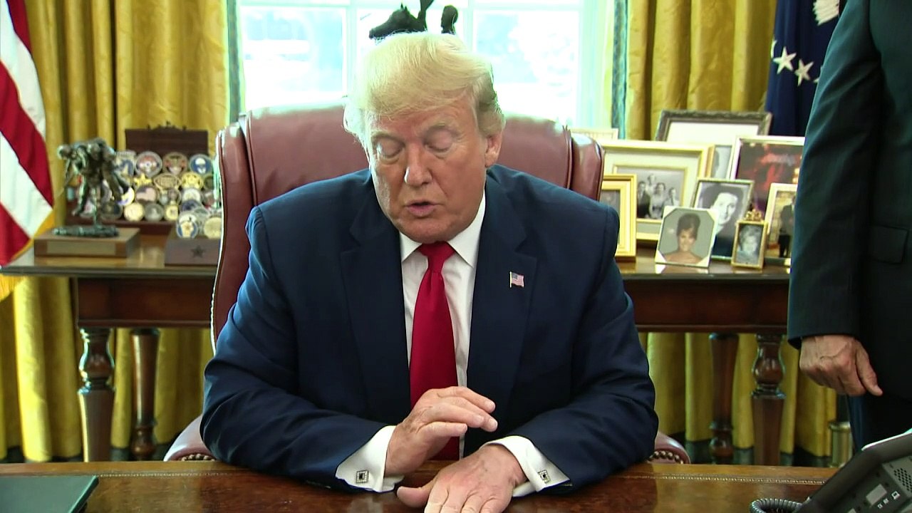 'Ela não faz meu tipo', diz Trump sobre acusação de estupro