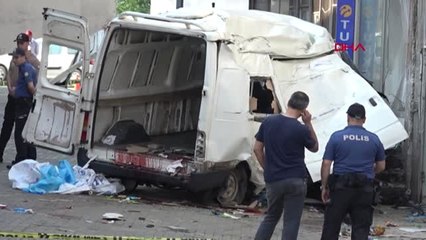 Edirne'de göçmenleri taşıyan minibüs devrildi 10 ölü 30 yaralı-2