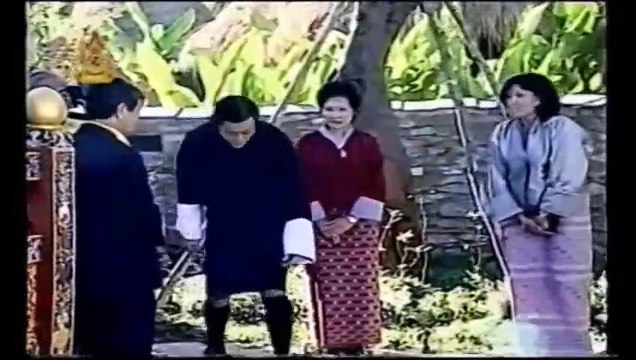 กษัตริย์จิกมี่ ตอนเป็นเจ้าชาย ร.9 ถวายองค์ภาฯ ให้ แต่ท่านไม่เอาองค์ภาฯ