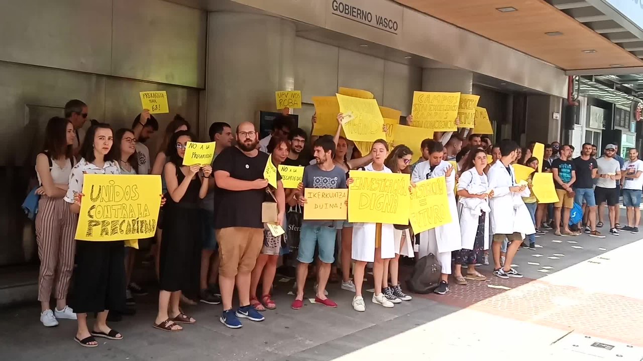 Asamblea de predoctorales reclama a UPV/EHU aplicar las subidas salariales