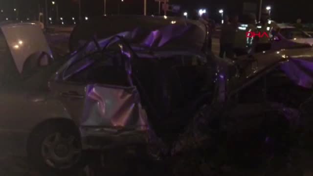 RİZE OTOMOBİL REFÜJE ÇARPIP, SAVRULDU 1 ÖLÜ, 3 YARALI