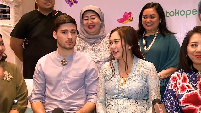 Insert-Aura Kasih Berikan Nama Indonesia Untuk Anaknya