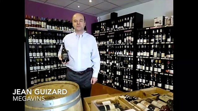 Les Héros de la Vigne - Jean Guizard nous présente une bouteille de la cuvée Serre de Maroquier
