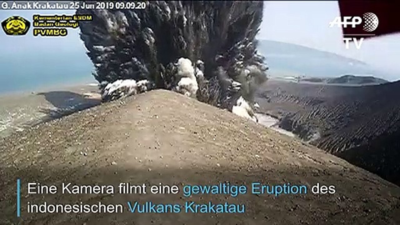 Gewaltige eruption: kamera filmt ausbruch des vulkans krakatau
