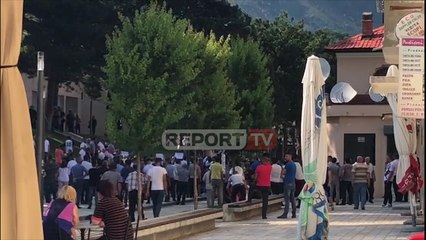 Report TV -Kryeministri Rama në Tropojë militantët e PD në protestë