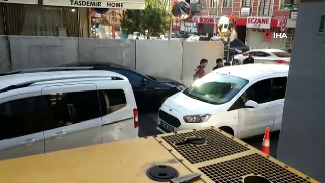 Seyir halindeki motosiklette kız arkadaşının üzerinden atlayan maganda ile kız arkadaşı yakalandı