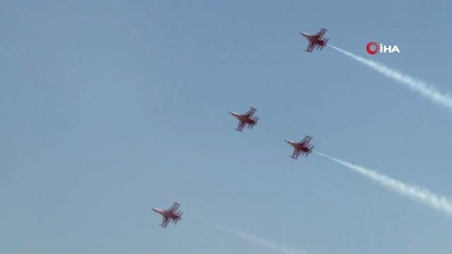 Türk Yıldızları Konya'da nefes kesti