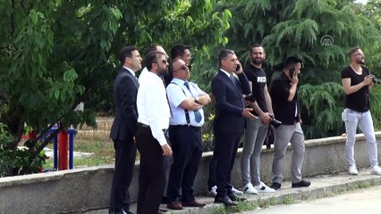 Başkentteki kaçak bina belediye ekiplerince yıkıldı