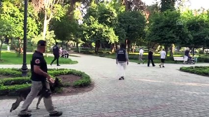 Adana polisi gençleri uyuşturucu konusunda bilgilendirdi