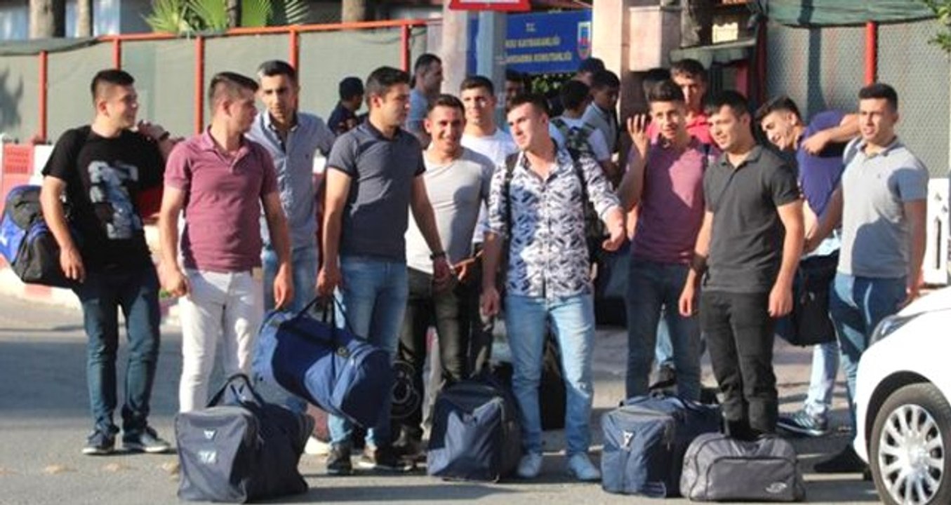 Yeni askerlik sistemi ile birlikte 6 ayını dolduran askerler terhis oldu