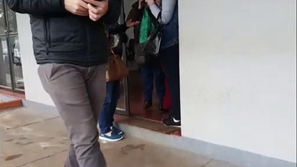 Familiares de Lucas Domaneschi, encontrado morto em quitinete, vão ao IML