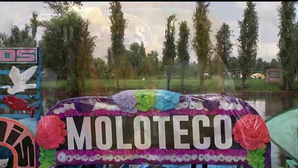 Chicuarotes. Elenco, amigos y familiares cosecharon productos para agradecer la hospitalidad de Xochimilco.