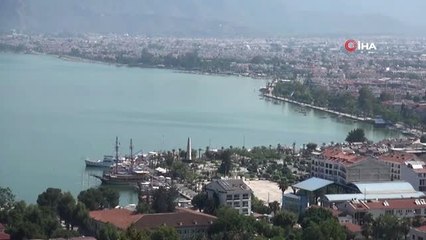 Fethiye'de denizin renginin alg patlamasından dolayı değişti ortaya çıktı