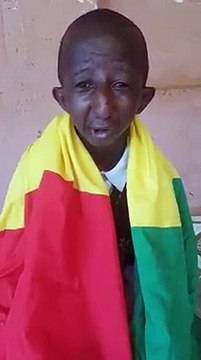 Grand P chante l'hymne national et soutient le Syli de Guinée