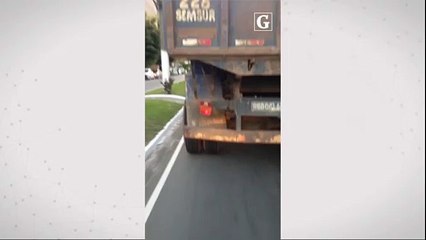 Caminhões da prefeitura trafegam sem placas em Cachoeiro de Itapemirim