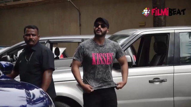 Malaika Arora confirms her relationship with Arjun Kapoor; Check Out | FilmiBeat