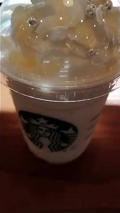 スタバ　甘党向けすぎる？ホワイトチョコレートスノーフラペチーノに挑戦！