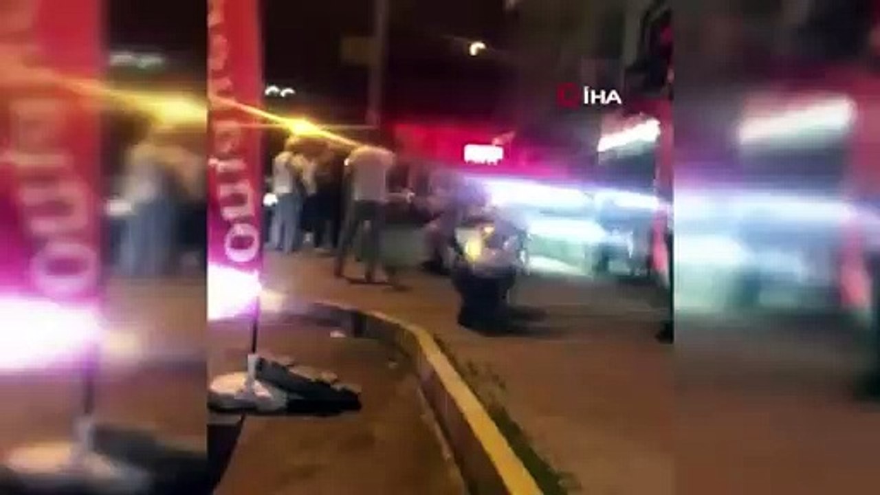 Otobüs şoförü ile yolcuların tekme tokat kavgası kamerada