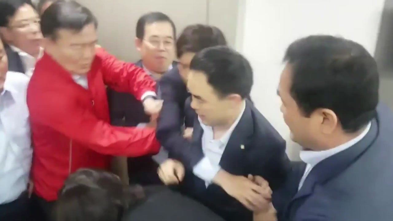 경찰 출석 요구에 한국당 반발..."표적 소환" / YTN