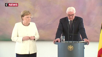 Angela Merkel, une nouvelle fois victime de tremblements