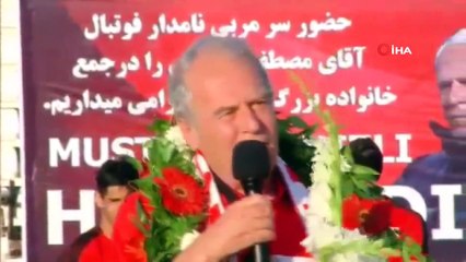 Mustafa Denizli'ye Traktör Sazi ile ilk antrenmanında sevgi seli