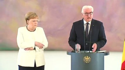 Merkel'i yine titreme tuttu