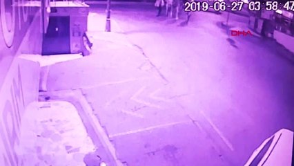 - ÜMRANİYE'DE HALI SAHA MAÇINDAN DÖNEN GENÇLERE POLİSTEN KAÇAN OTOMOBİLİN ÇARPMA ANI KAMERADA