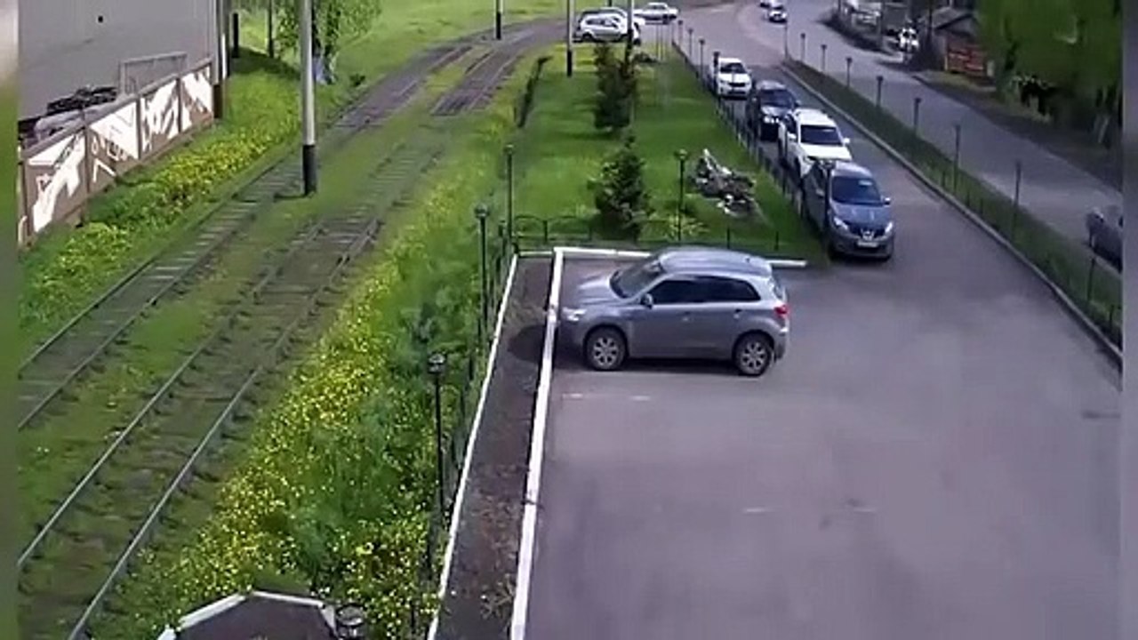 Car crashes  -308