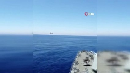 Türk F-16'sından, Fatih Sondaj Gemisine selamlama