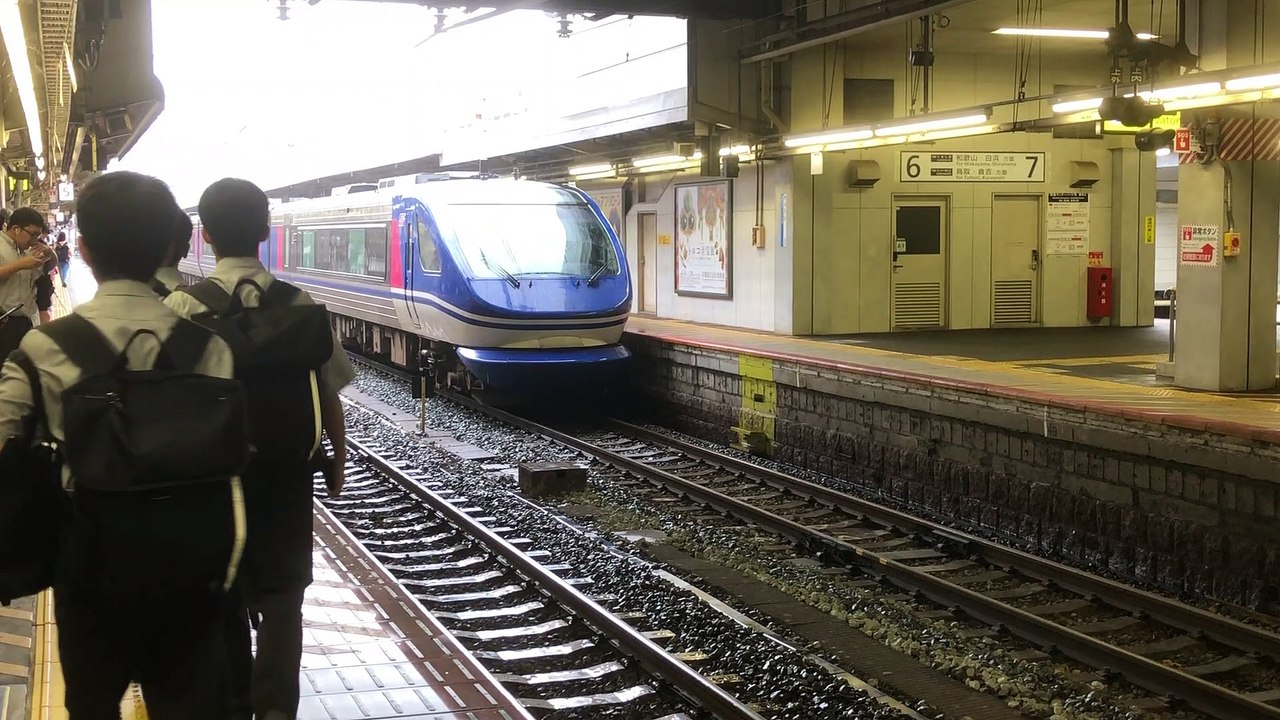 スーパーはくと11号 京都駅発車シーン