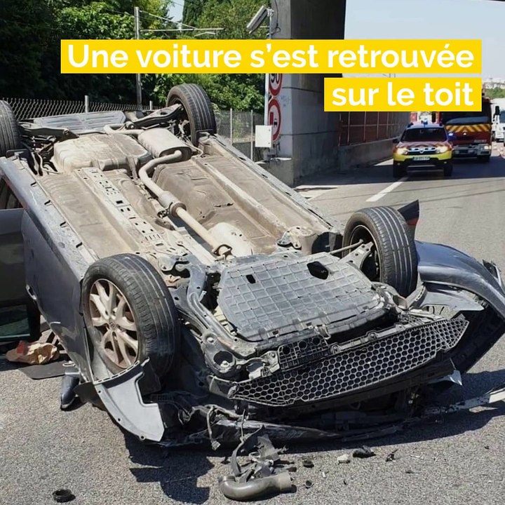 Voiture sur le toit, Canicule, Soldes: voici votre brief info de ce jeudi après-midi