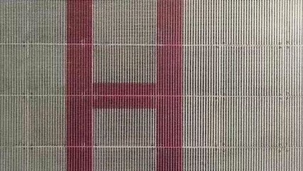 Le message adressé à la ministre est marqué d'un point d'exclamation.